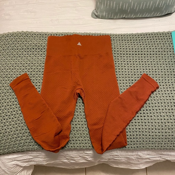 Balance Athletica Quartz Leggings- Amber - Picture 7 of 7